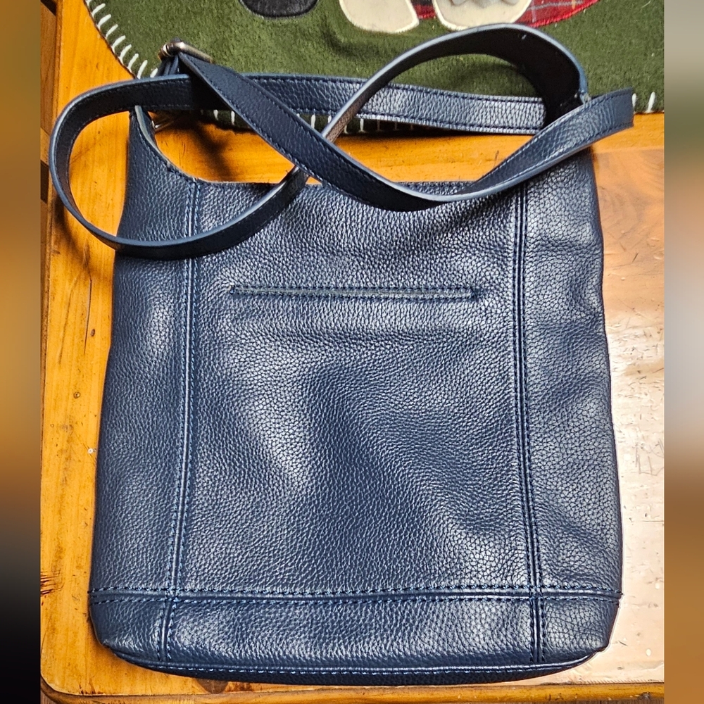 The Sak Navy Leather Shoulder Bag - Picture 4 of 5